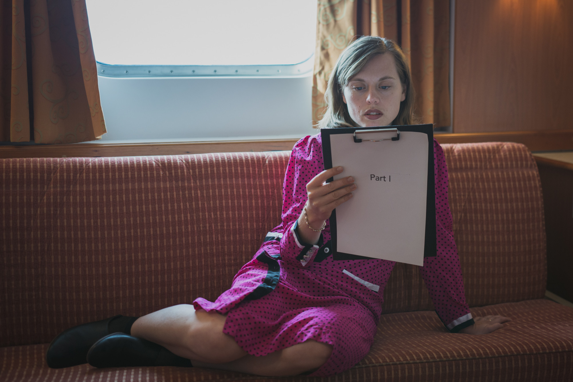 Mid-Afternoon-Slump.
Performance by Hanne Lippard during the first edition in 2017.
Co-presented with Kunsthall Stavanger and Hanne Mugaas.
Curated by Helga-Marie Nordby and Tanja Sæter. Photo: Laimonas Puisys.