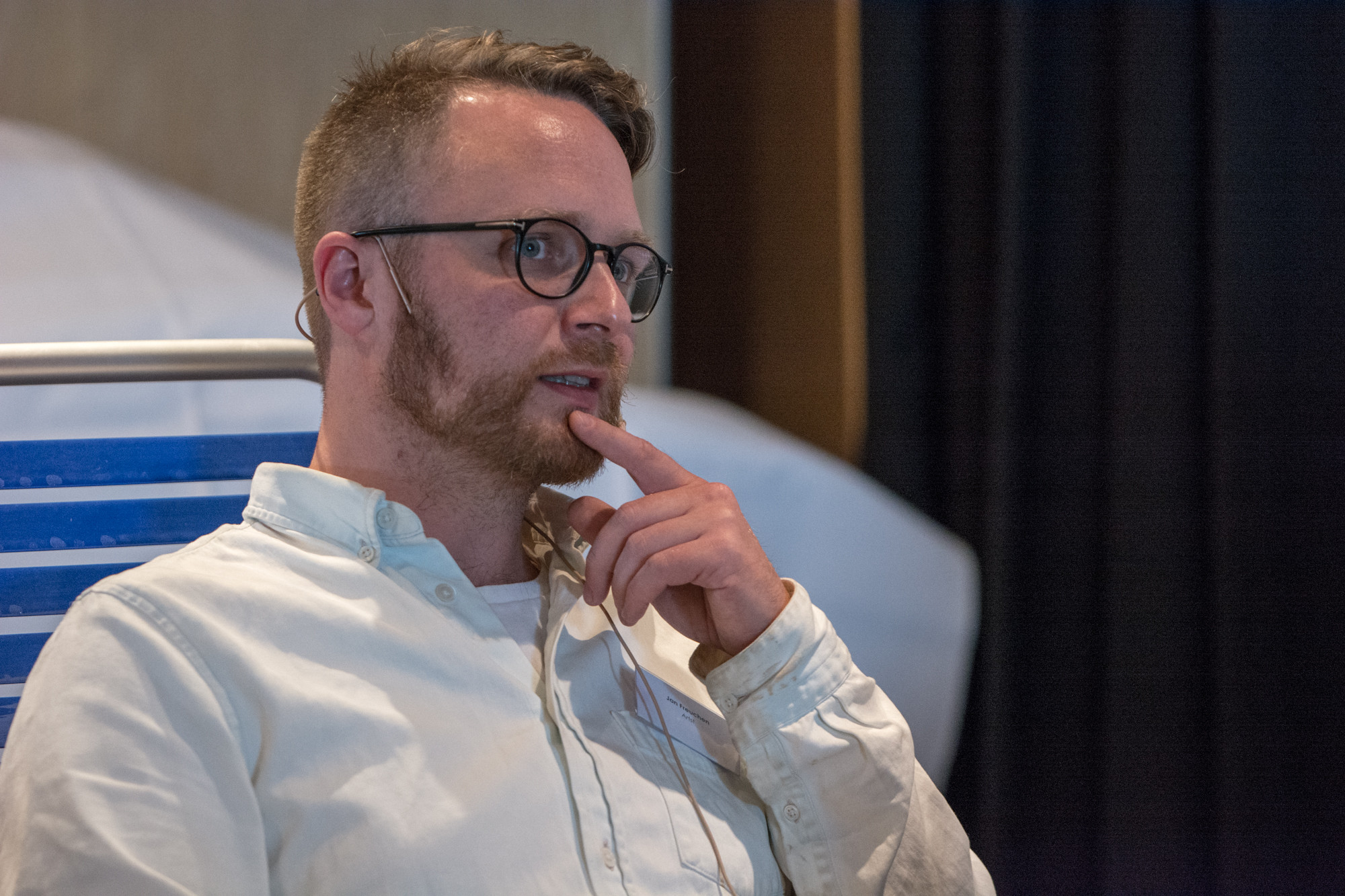 Jan Freuchen in conversation. Photo: Laimonas Puisys.