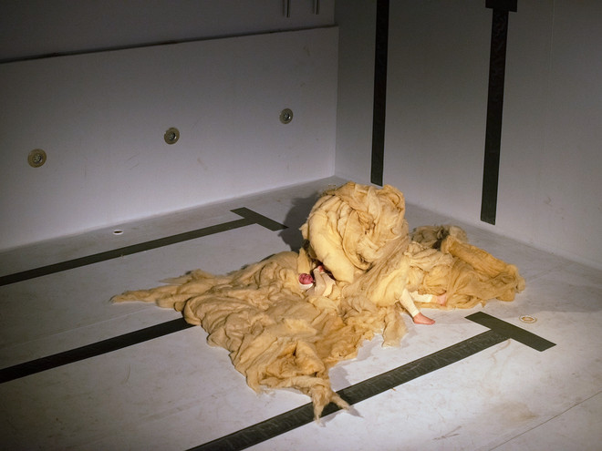 WOOLWALKER - performance by Marita Isobel Solberg at Alfheim Public Bath. Photo: Mihaly Stefanovicz