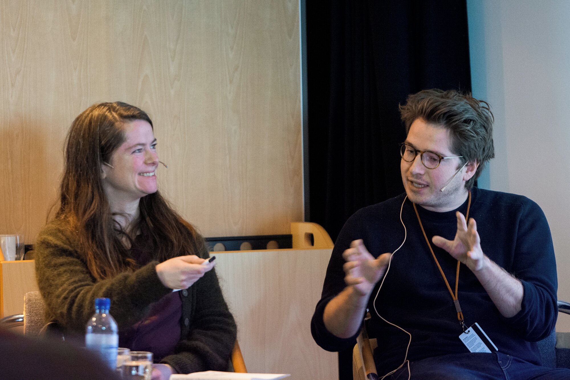 Price winner of 2018, Randi Nygård in conversation with philosopher and author Timotheus Vermeulen aboard Hurtigruten. Photo Laimonas Puisys, Coast.