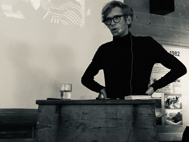 Presenting the talk While My Practice Gently Weeps, on the aftermath of the budget and funding cuts of the 2011 VVD government in the Netherlands.