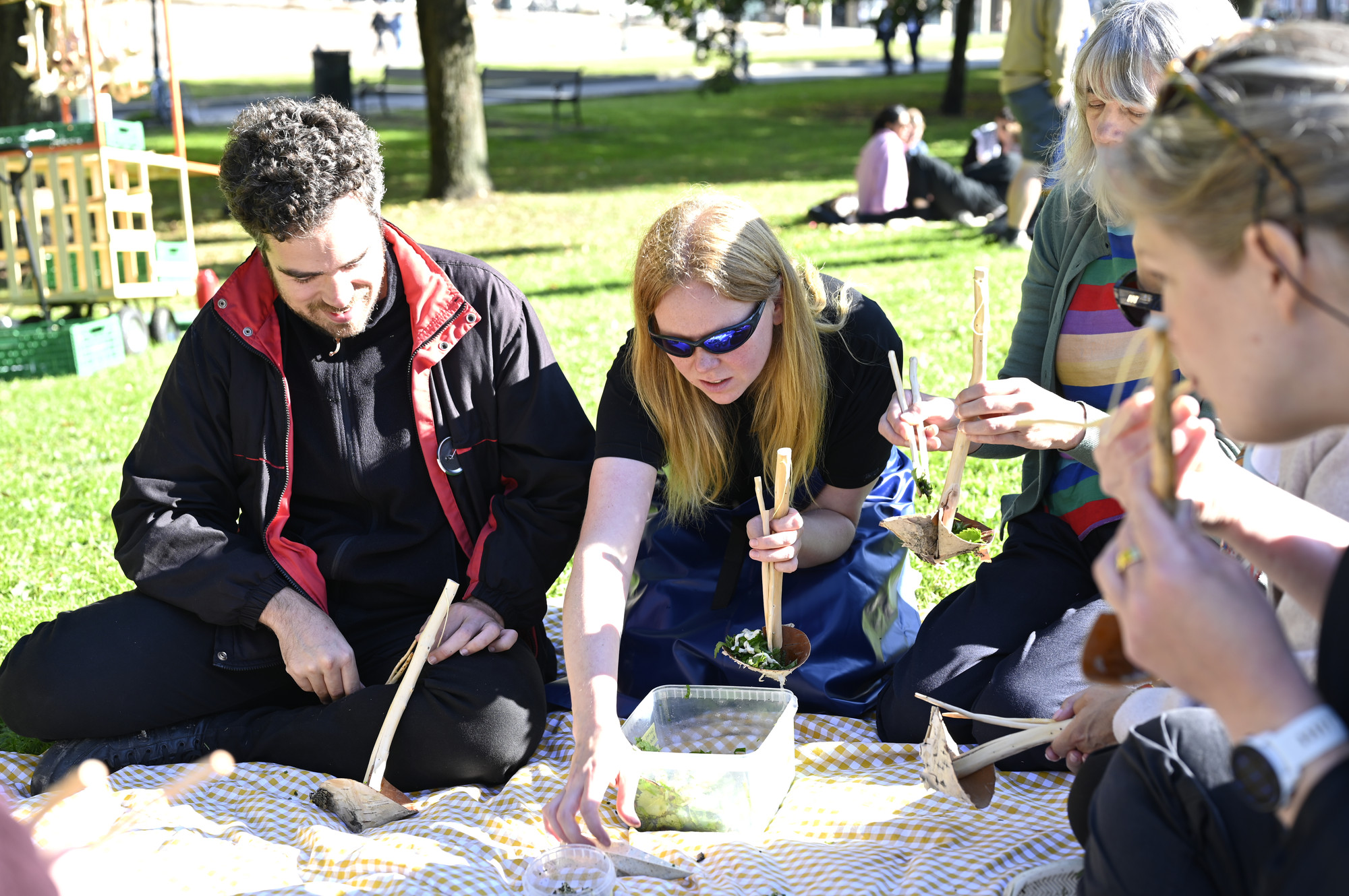 Open mouth, open heart. Performance commissioned by Coast Contemporary for Art on Food, by Kvae & Bark, 2024. Photo by OCA Office for Contemporary Art Norway.