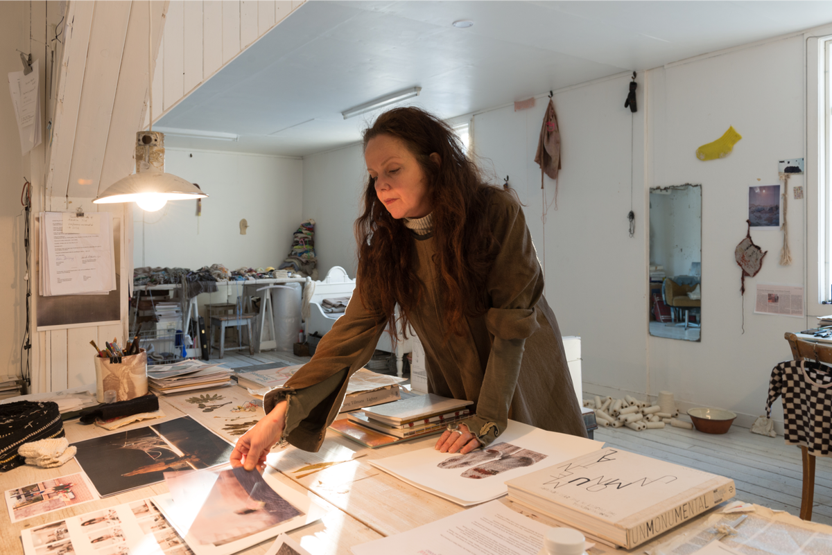 Kari Steihaug in her studio at Hovedøya. Photo by Thomas Tveter.