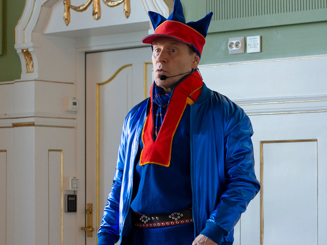 Joik performance lecture by Ànde Somby. Photo: Mihaly Stefanovicz